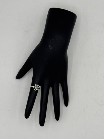 Flower Shaped Silver Ring with Small Turquoise Stone